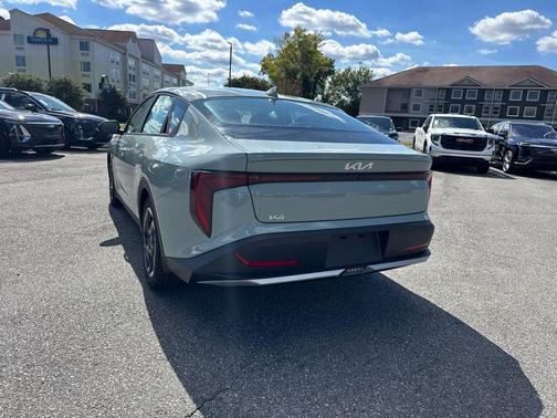 2025 Kia K4 EX