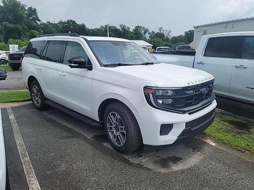 Oxford White 2025 Ford Expedition Active