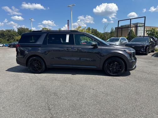 2025 Kia Carnival SX
