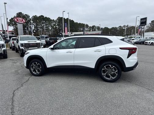 2025 Chevrolet Trax LT