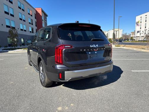 2025 Kia Telluride LX