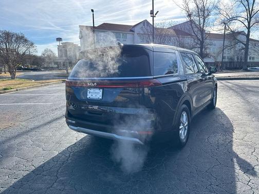 2023 Kia Carnival LX