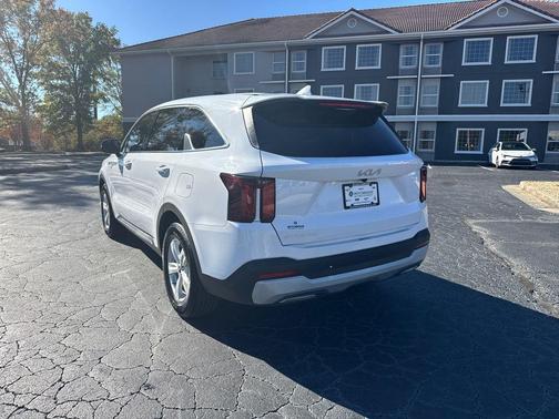 2024 Kia Sorento LX