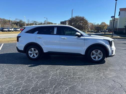 2024 Kia Sorento LX