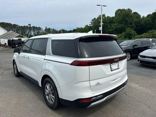 Snow White Pearl 2023 Kia Carnival LX