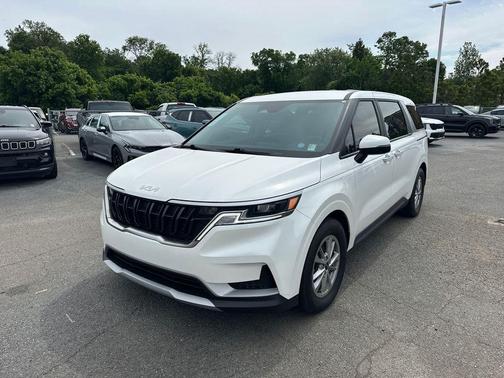 Snow White Pearl 2023 Kia Carnival LX