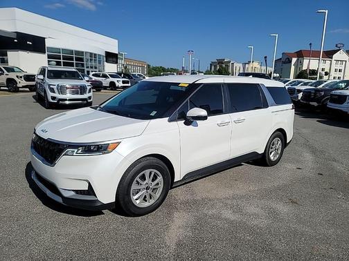 Snow White Pearl 2023 Kia Carnival LX