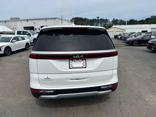 Snow White Pearl 2023 Kia Carnival LX