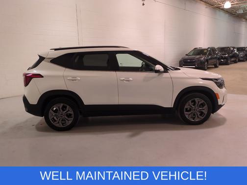 Snow White Pearl 2024 Kia Seltos S