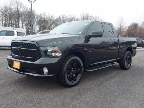Photo 3 of 29 of 2019 RAM 1500 Classic Express