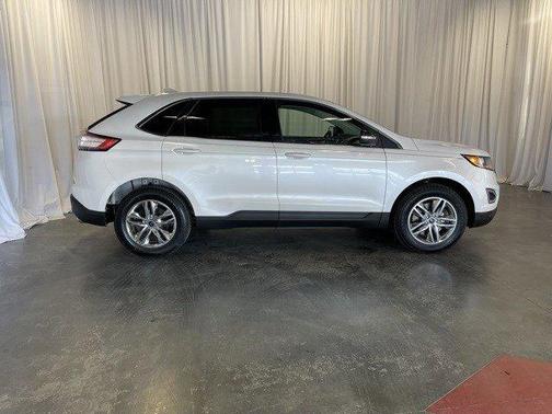 Photo 5 of 41 of 2017 Ford Edge SEL