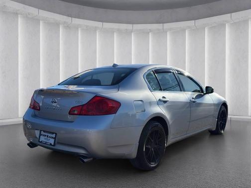 2009 INFINITI G37x Base
