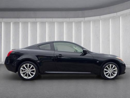 2014 INFINITI Q60 Base