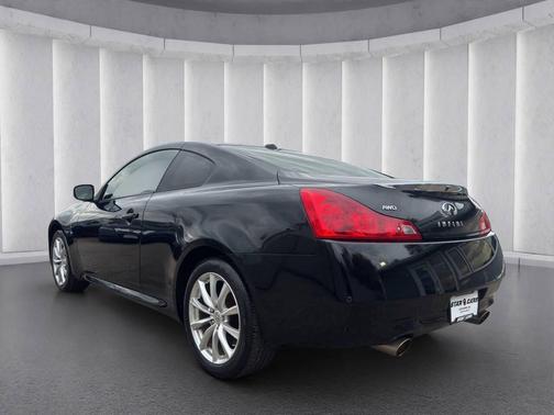 2014 INFINITI Q60 Base