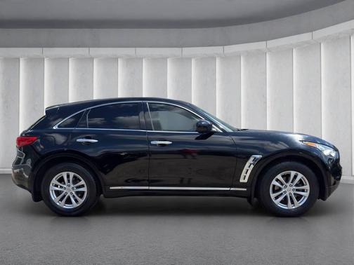 2014 INFINITI QX70 Base