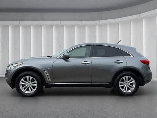 2017 INFINITI QX70 Base