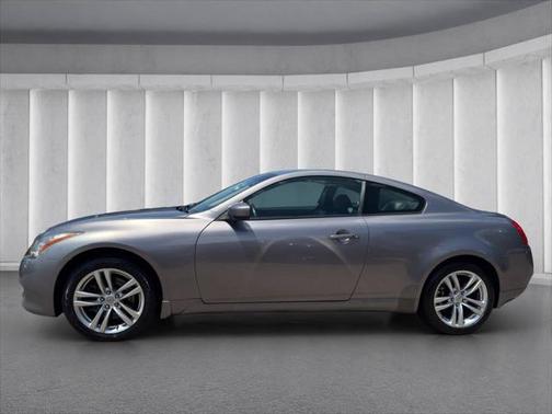 2010 INFINITI G37x Base