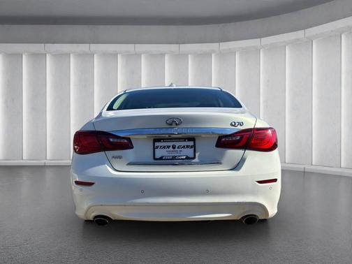 2015 INFINITI Q70 3.7X