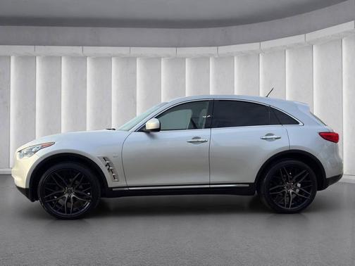 2016 INFINITI QX70 Base