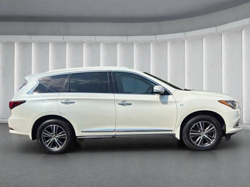 2016 INFINITI QX60 Base