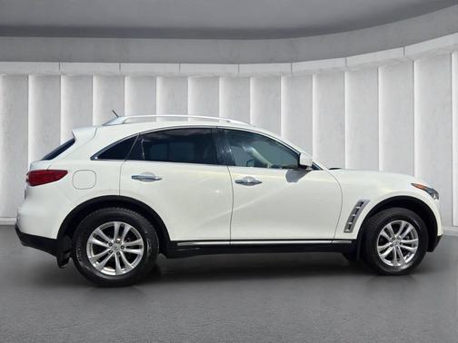 2011 INFINITI FX35 Base