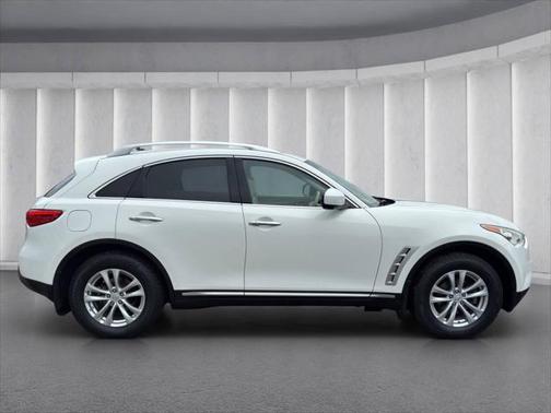2010 INFINITI FX35 Base