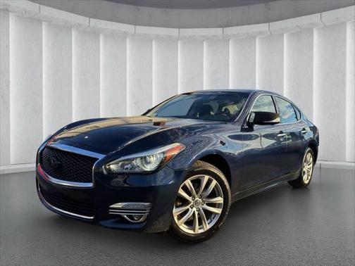 2019 INFINITI Q70 3.7X LUXE