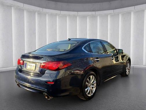2019 INFINITI Q70 3.7X LUXE