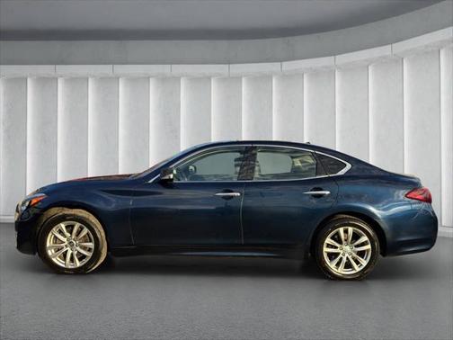 2019 INFINITI Q70 3.7X LUXE