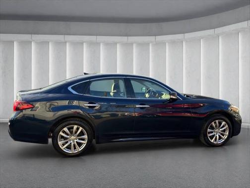2019 INFINITI Q70 3.7X LUXE