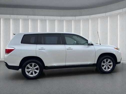2012 Toyota Highlander SE