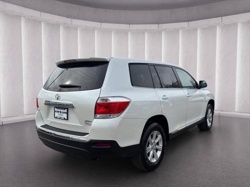 2012 Toyota Highlander SE