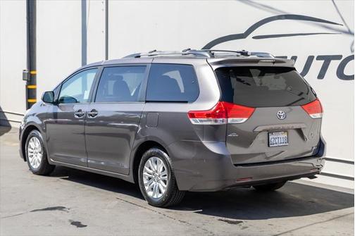 2013 Toyota Sienna XLE
