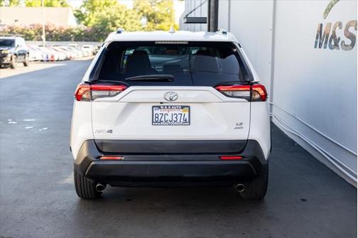 2021 Toyota RAV4 LE
