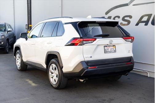 2021 Toyota RAV4 LE