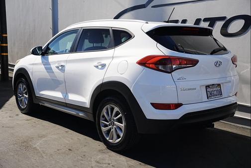 2017 Hyundai TUCSON SE