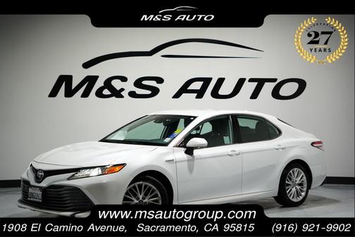 2020 Toyota Camry Hybrid XLE