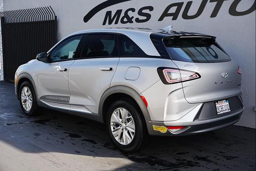 2022 Hyundai NEXO Blue