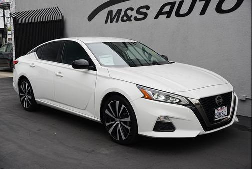 2022 Nissan Altima SR FWD