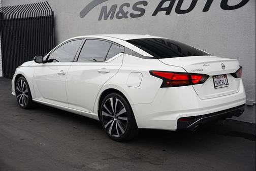 2022 Nissan Altima SR FWD