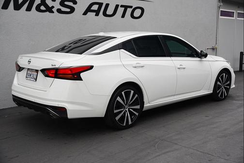 2022 Nissan Altima SR FWD
