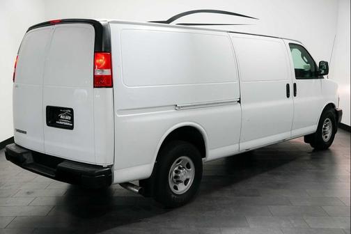 Summit White 2018 Chevrolet Express 3500 Work Van