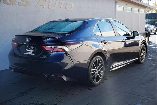 2022 Toyota Camry SE