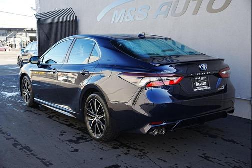 2022 Toyota Camry SE