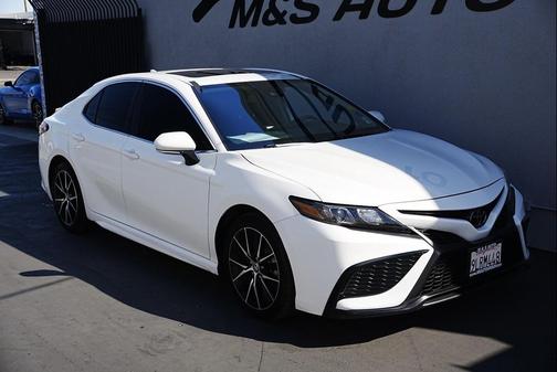 2024 Toyota Camry SE