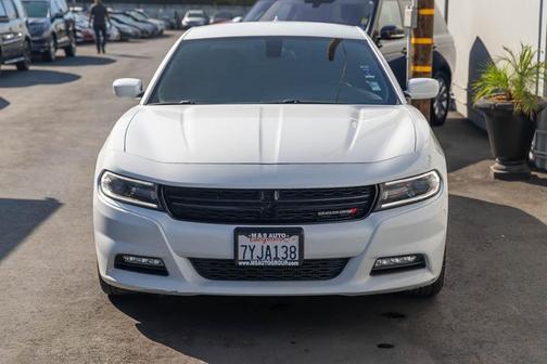 Photo 2 of 21 of 2016 Dodge Charger SXT