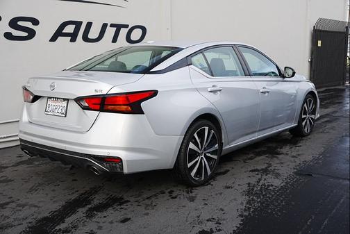 2022 Nissan Altima SR FWD