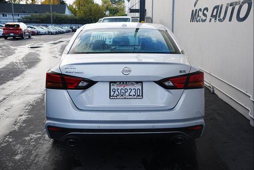 2022 Nissan Altima SR FWD