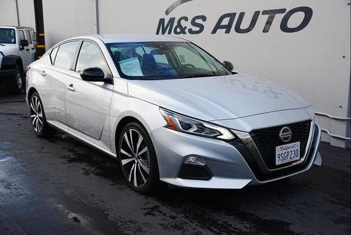 2022 Nissan Altima SR FWD