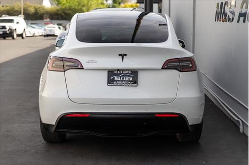 2022 Tesla Model Y Long Range Dual Motor All-Wheel Drive